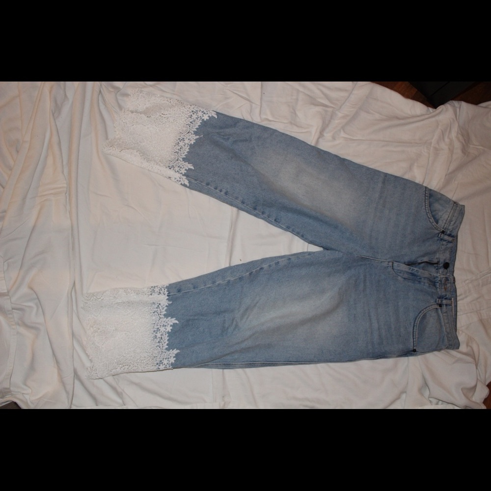 Cute Lace Trim Jeans